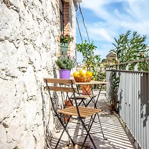 Casa Leonida Apartment